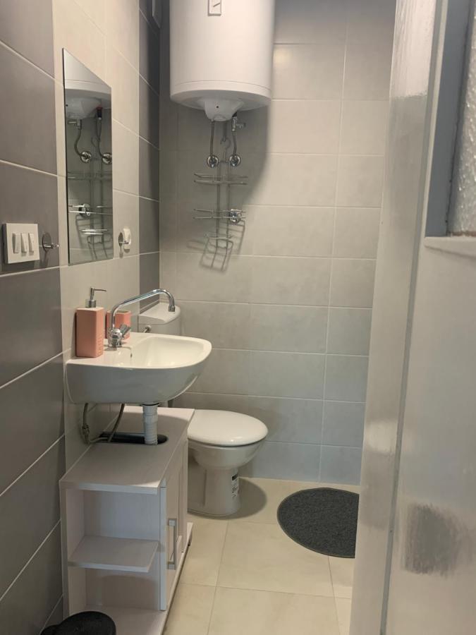 Studio Apartman Miko Имотски Экстерьер фото